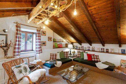 Trarego Apartment | Family-Friendly Sequoia Loft Apartment at Lago Maggiore