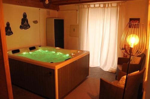 Vimioso House | Elegant Serapicos House: Top-Rated Spa Retreat for Families