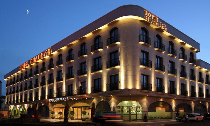 Ciudad Real Hotel | Relaxing Stay at Sercotel Guadiana with Spa & Pool Access