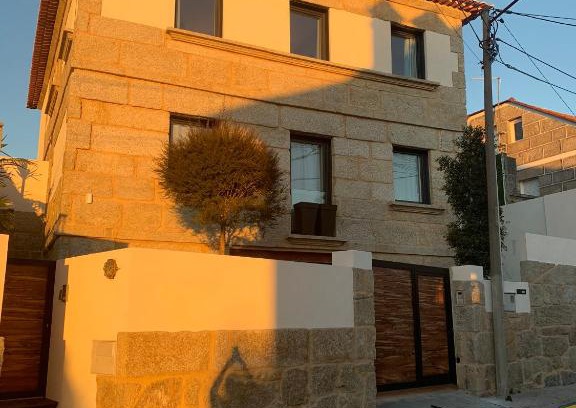 Vigo Apartment | Oceanfront Bliss at Sereíña Beach – Guest Rated 9.4/10
