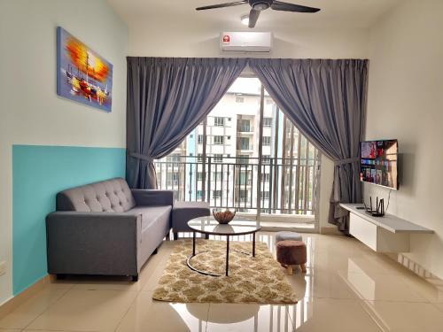 Kampung Bukit Merbah Apartment | Relaxing Seremban Pool View Suite for 5-6 Guests