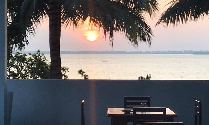 Negombo Bed & Breakfast | Seren Property: Lagoon View Near Airport and City Center