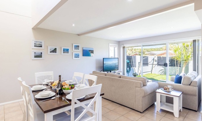 Fingal Bay Apartment | Experience Serendib @ Sandcastles Fingal Bay with Pool & Breakfast