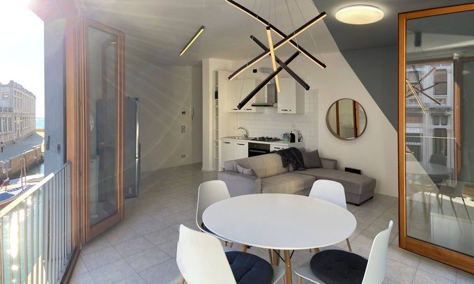 Molina Apartment | Pet-Friendly Serendipity Apartment in Venice - Guest Rated 10/10