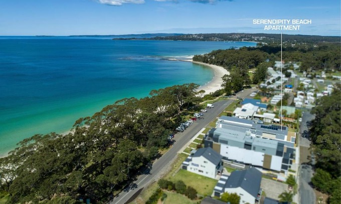 Huskisson Apartment | Oceanfront Escape at Serendipity Beach Apartment - 10/10 Rated