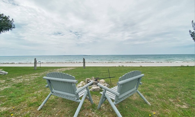 St Ignace House | Experience Serendipity on Lake Michigan with Scenic Views