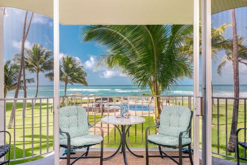 Maili Apartment | Oceanfront Escape at Serendipity on the Moana - Rated 9.7