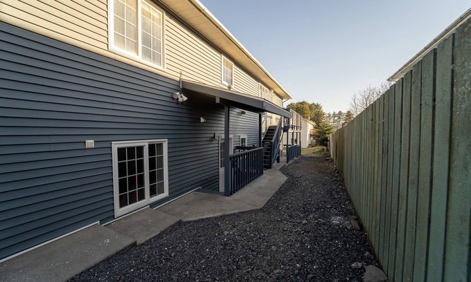 Kodiak House | Oceanfront 3 Bed Home with Family-Friendly Amenities