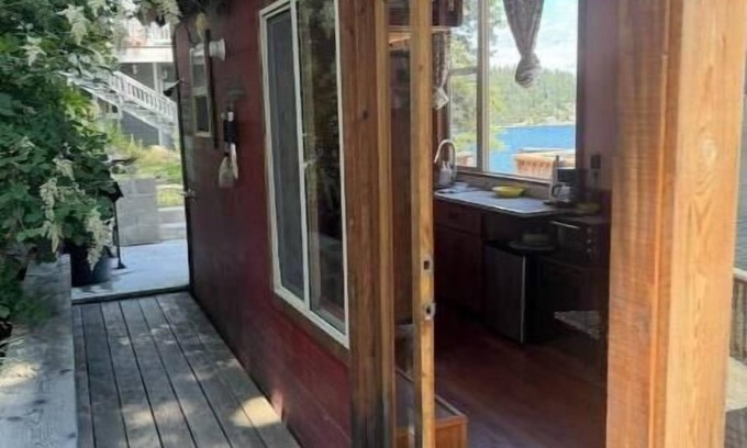 Sagle Cabin | Serene 3-bedroom cabin in Sagle