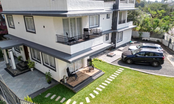 Alto de Porvorim House | Tranquil 4 Bedroom Villa with Private Parking & Garden