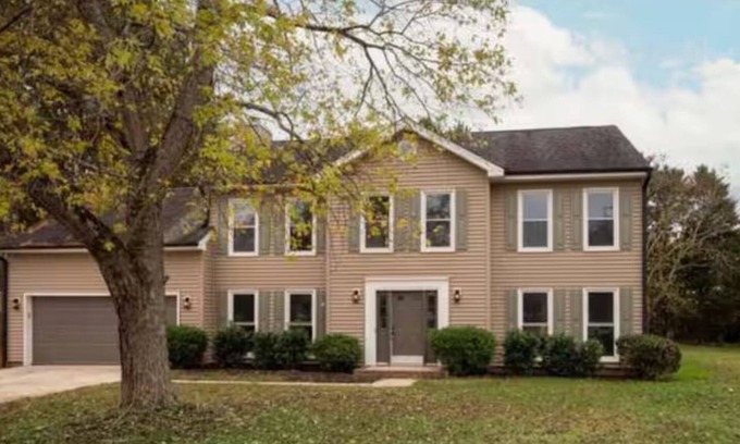 Piper Glen Estates House | Serene 4-bedroom house in charming Charlotte