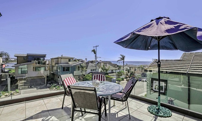 Carlsbad Apartment | Serene Beach Retreat w/Ocean Views