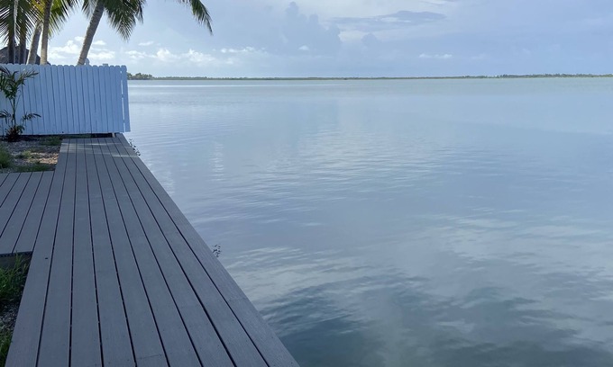 Sugarloaf Shores House | Tranquil Waterfront Retreat with Dockage and Spa Amenities