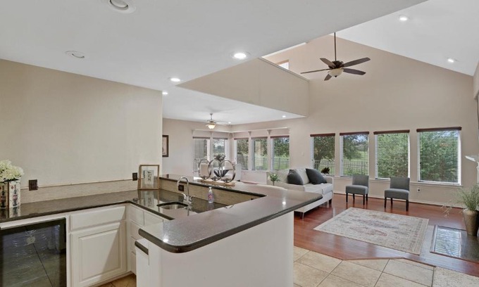 South Side House | Explore Pet-Friendly Holiday Homes in Texas, USA