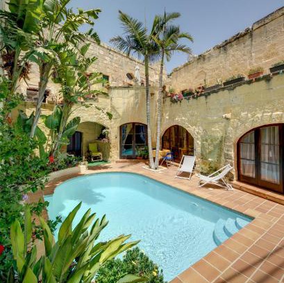 Gharb Bed & Breakfast | Serene Escape Farmhouse B&B