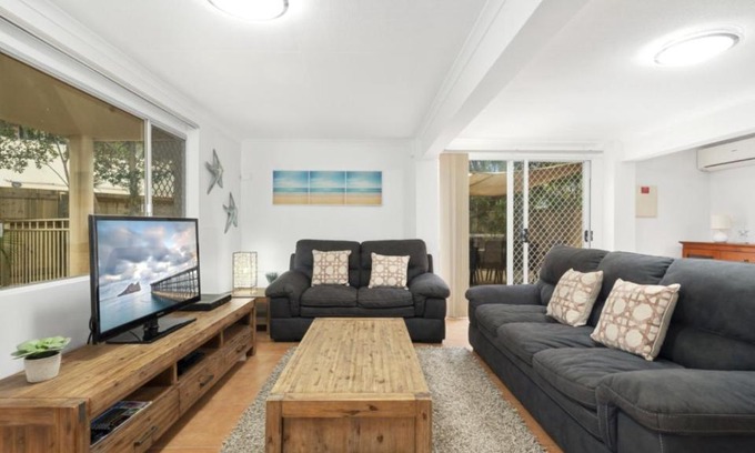 Woorim House | Ideal Family Retreat with Pool and Air Conditioning