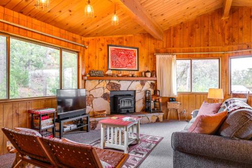 Groveland House | Peaceful Groveland Cabin Escape Near Yosemite Awaits!