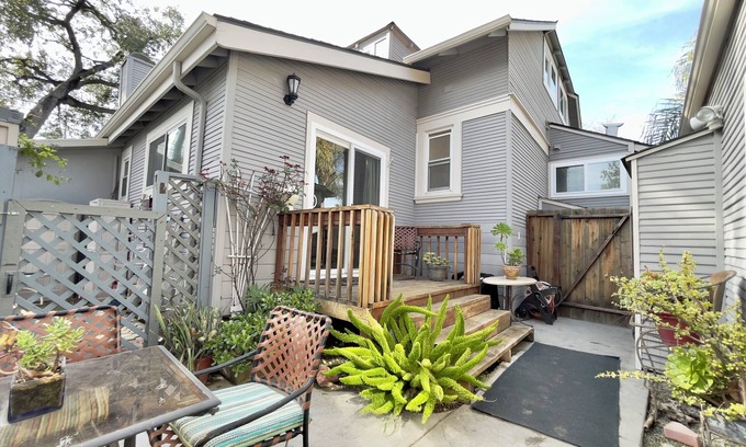 Willow Glen House | Cozy Guest Suite with Private Bath & Kitchenette Retreat