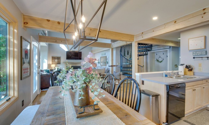 Pedlars Edge Cabin | Serene Hideaway: 9.8 Rated with Pool & Spa, Near Hikes