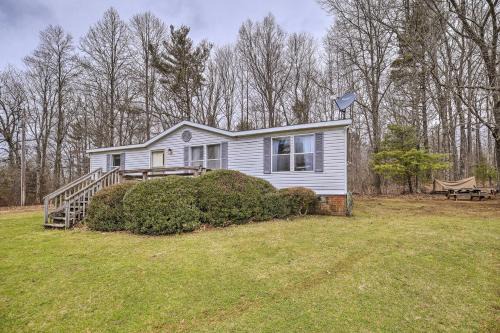 Burks Fork House | Tranquil Retreat Near Blue Ridge Parkway with Family Appeal