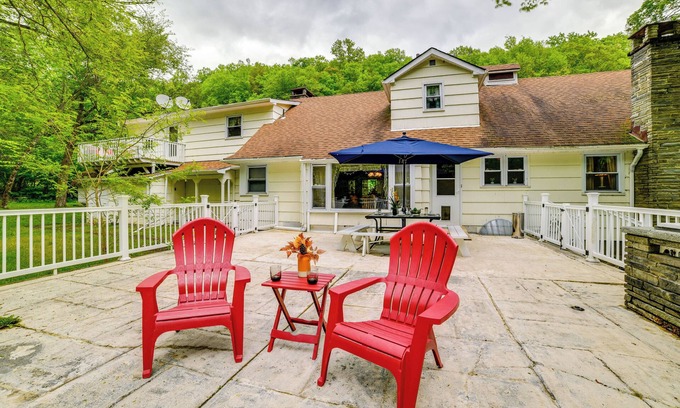 Roscoe Apartment | Cozy Retreat with Fire Pit: Perfect for Fly Fishing Getaway