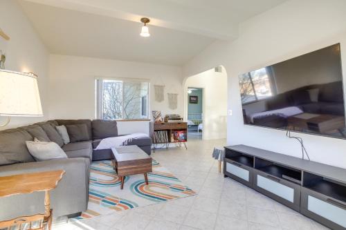 Twentynine Palms House | Relaxing Retreat with Yard - 8 Mi from Joshua Tree!