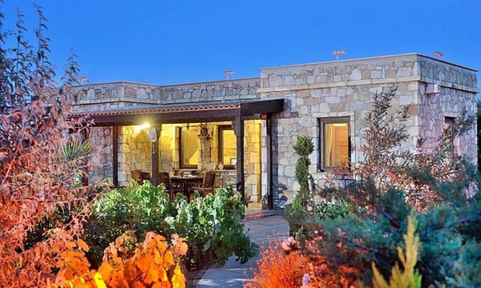 Bozcaada Villa | Tranquil House with Backyard in Bozcaada for Families