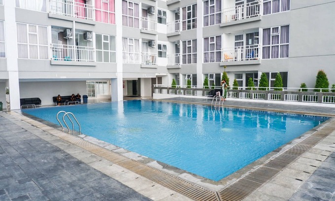 Surabaya Apartment | Tranquil Studio Apartment with Pool in Taman Melati Surabaya