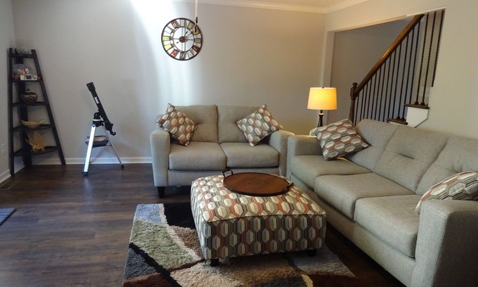 Helen Condo | Ideal Condo Steps from Downtown with High-Speed WiFi