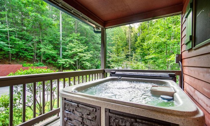 Townsend House | Tranquil Mountain Retreat with Pool & Great Reviews