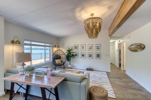 Lilliwaup House | Tranquil Waterfront Retreat with Hot Tub & Ocean Views