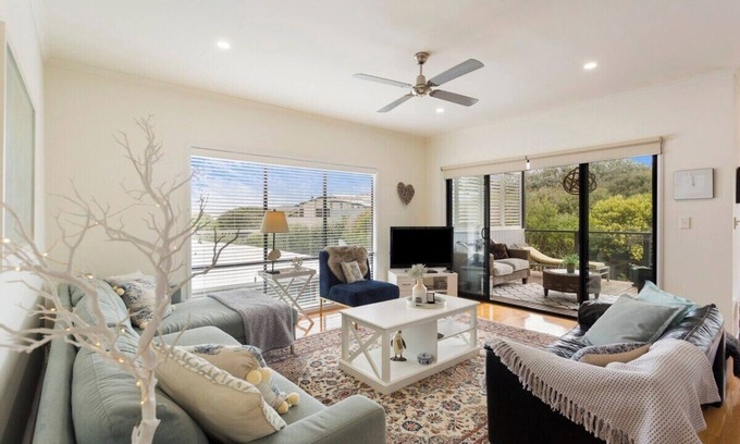 Cape Woolamai House | Modern Beach Retreat with Pet-Friendly Amenities