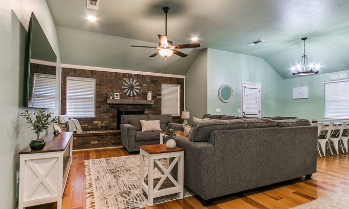 Norman Other | Serene Modern Farmhouse on 2 Acres