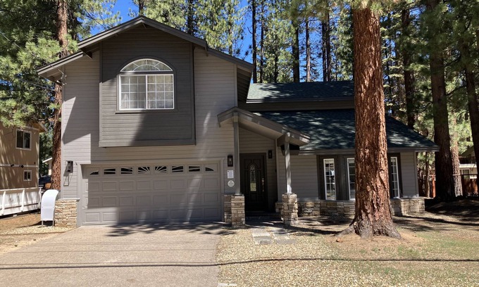 Montgomery Estates House | Unwind at Montgomery Estates Ski & Beach Haven with Spa