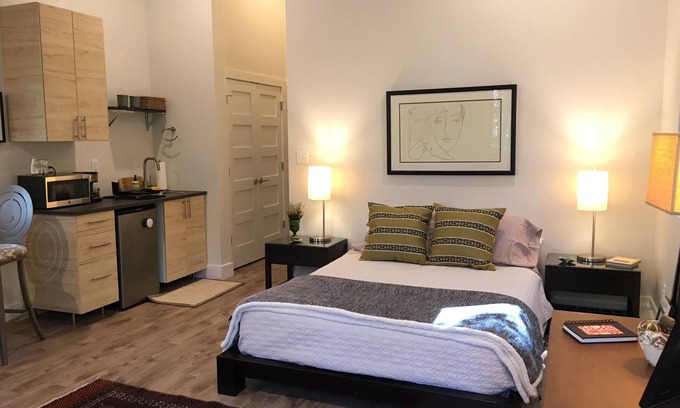 Gerton Apartment | Idyllic Mountain Cottage with Breakfast & Hiking Trails