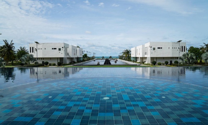 Ban Chang Hotel | Relaxing Serene Phla Resort with Pool and Restaurant