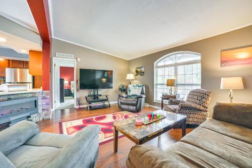 Presque Isle House | Relaxing Presque Isle Harbor Home with Pet-Friendly Amenities