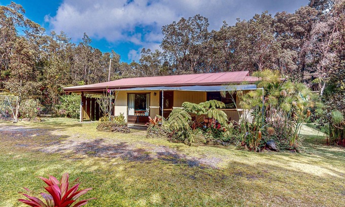 Volcano House | Tranquil Retreat with Nature Walks and Meditation Areas