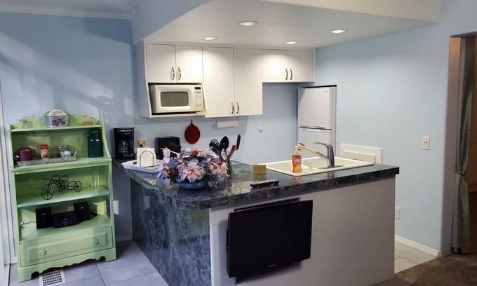 Lutz Apartment | Tranquil Retreat: Guest Rated 9.8 with Delicious Breakfast