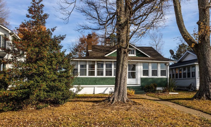 Croom Cottage | Relaxing Getaway with Ocean Views Near Alexandria, DC