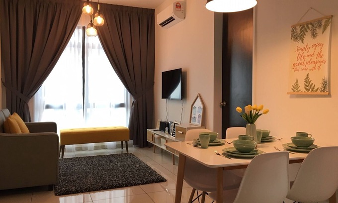 Cyberjaya Apartment | Relaxing Retreat @ Cyberjaya | Netflix & Pool Access