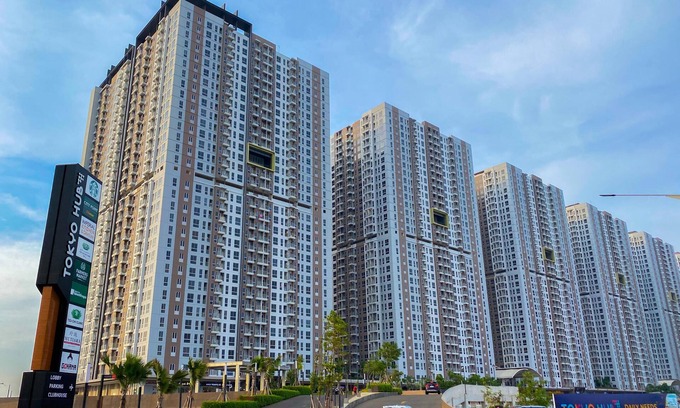 Grogol Utara Apartment | Inviting Tokyo Riverside Stay with Kitchen and Breakfast