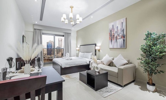 Downtown Dubai Apartment | Elegant Studio Apartment in Prime Downtown Dubai