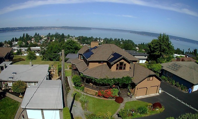 Tacoma Apartment | Tranquil Oceanfront Suite with Spa and Stunning Views