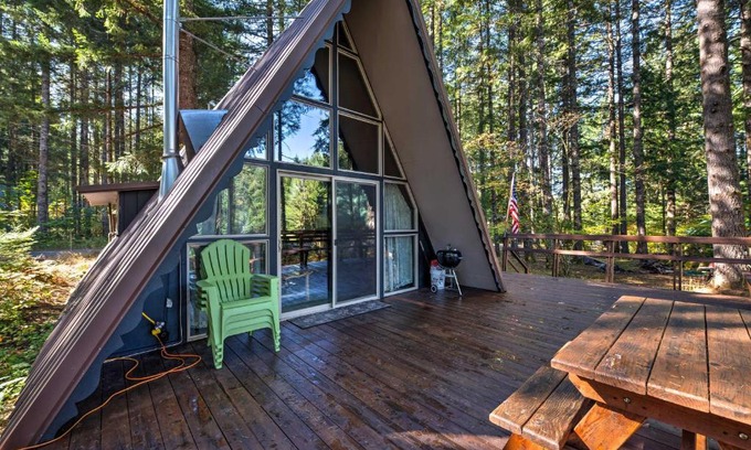Packwood House | Peaceful Washington Retreat with Deck & Mountain Views