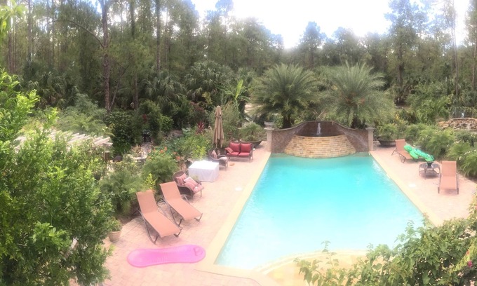 Naples House | Tranquil Retreat with Heated Pool, Spa & Lush Gardens