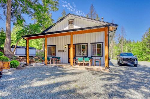 Anacortes House | Serenely Rustic Cabin Haven near Whistle Lake in Washington