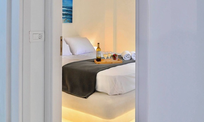 Kamari Apartment | Seaward: Family-Friendly Stay with Breakfast and Kitchen
