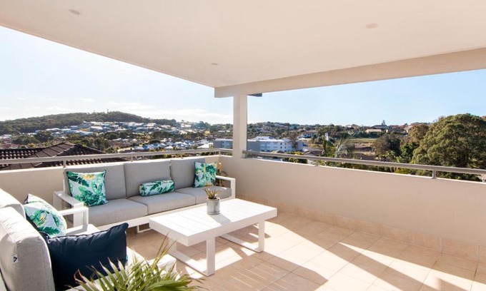 Forster House | Unwind at Serenity 48 Karloo Street - Guest Rated 10/10