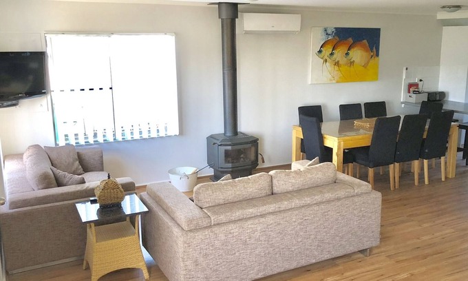Peppermint Grove Beach House | Discover Serenity Now: Beachfront Oasis with Spa & Pool